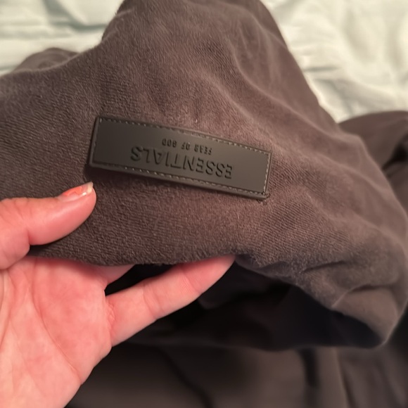 Black fear of god essentials hoodie, worn, size L - Picture 4 of 4